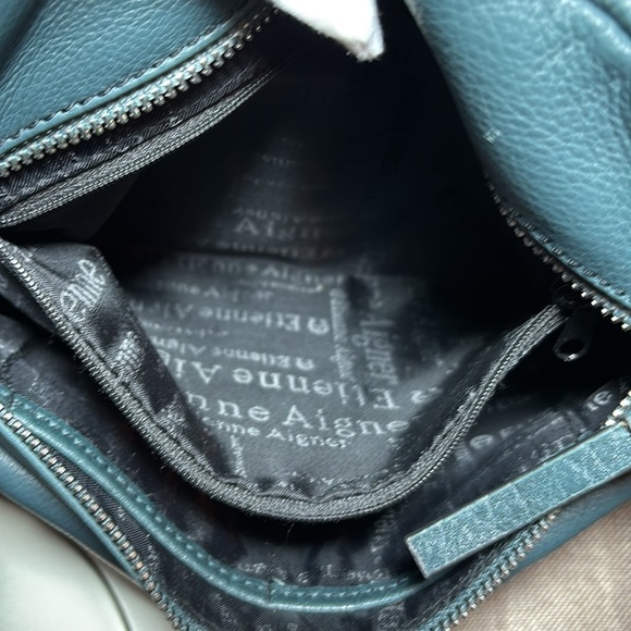 Etienne Aigner Genuine Leather Shoulder bag in Dark Teal. - Picture 5 of 11